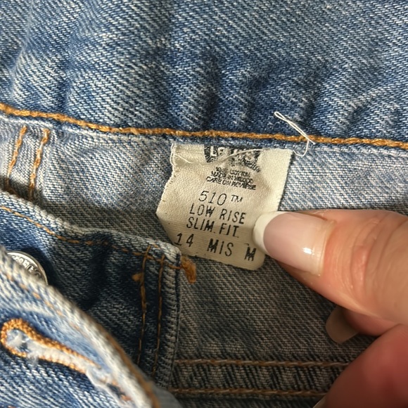 🌟VINTAGE🌟 Levi Strauss & co. Washed look women’s misses size 14 wide leg - Picture 2 of 3
